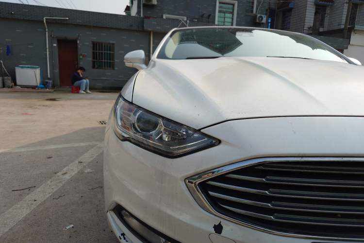 Used Ford Mondeo 2017 Facelifted EcoBoost 180 Fashion Edition Right Front Headlight