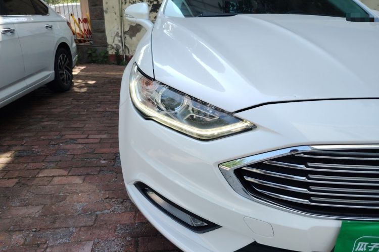 Used Ford Mondeo 2017 EcoBoost 200 Stylish Model Right Front Headlight