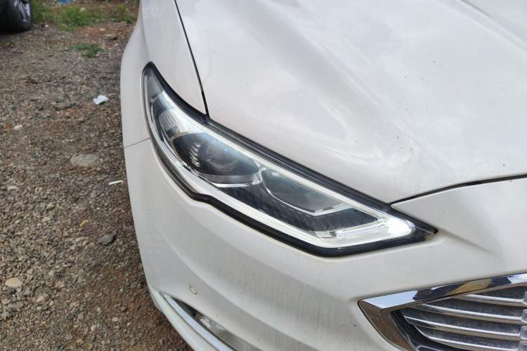 Used Ford Mondeo 2017 Facelifted EcoBoost 200 Luxury Version Right Front Headlight