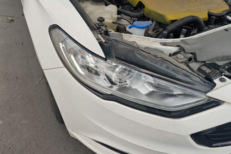 Used Ford Mondeo 2017 Facelifted EcoBoost 180 Fashion Edition Right Front Headlight