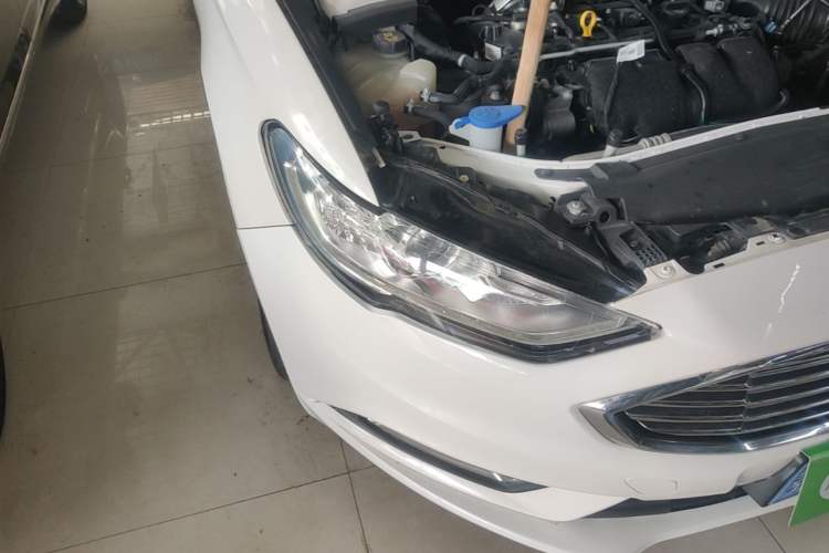 Used Ford Mondeo 2017 EcoBoost 200 Stylish Model Right Front Headlight