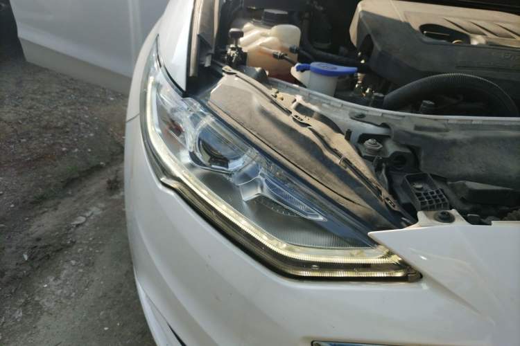 Used Ford Mondeo 2017 Facelifted EcoBoost 180 Fashion Edition Right Front Headlight
