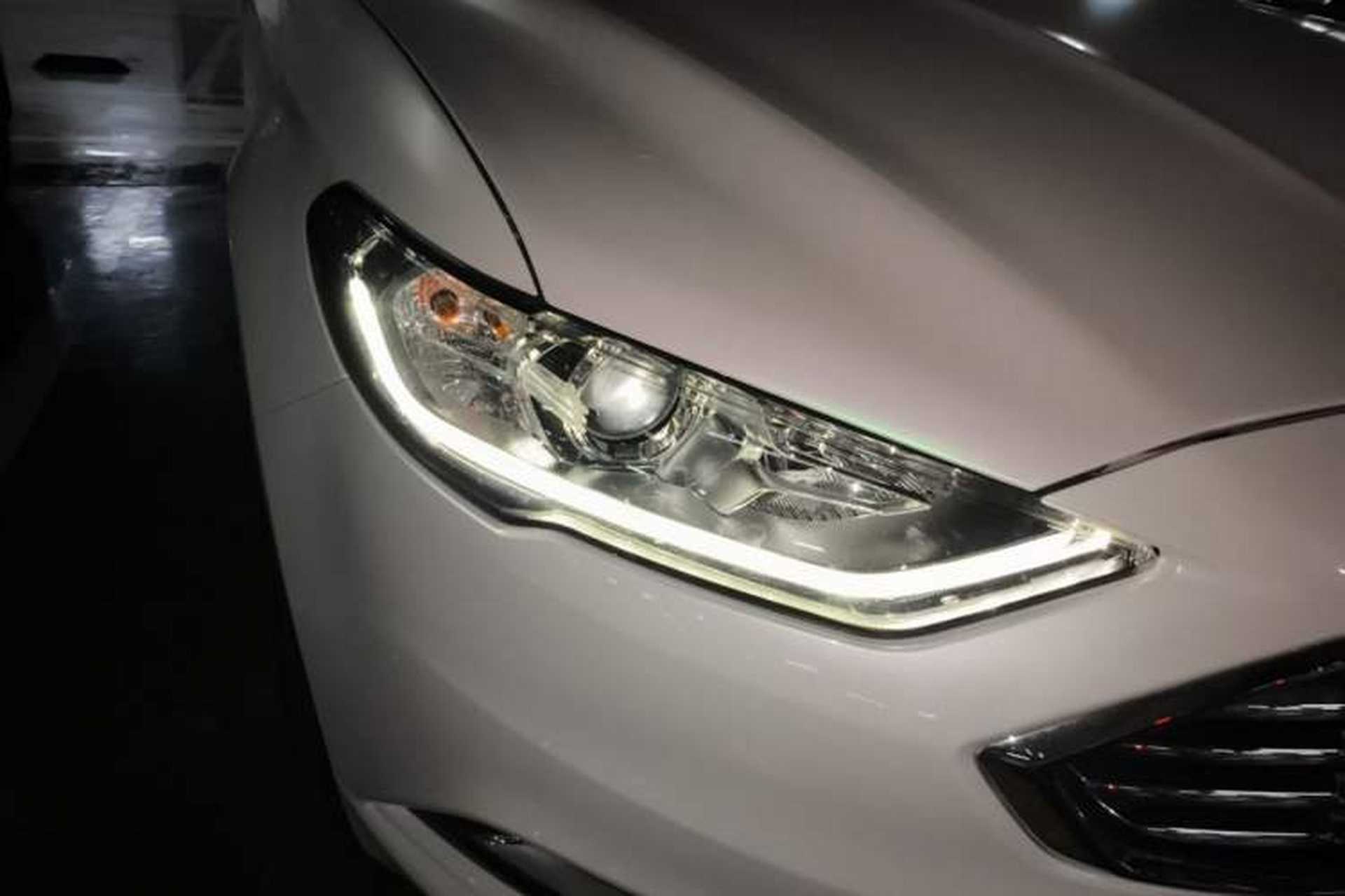 Used Ford Mondeo 2017 EcoBoost 180 Stylish Model Right Front Headlight