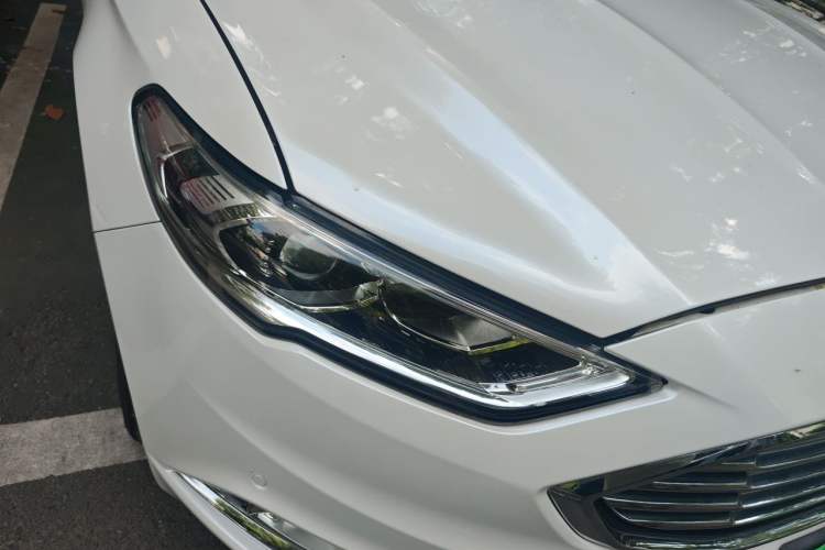 Used Ford Mondeo 2017 EcoBoost 180 Luxury Model Right Front Headlight
