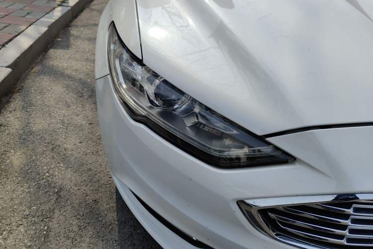 Used Ford Mondeo 2017 EcoBoost 180 Stylish Model Right Front Headlight