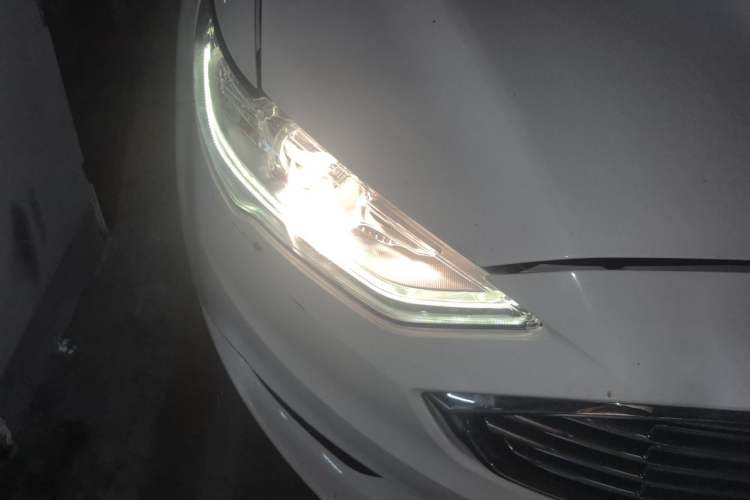 Used Ford Mondeo 2017 Facelifted EcoBoost 180 Fashion Edition Right Front Headlight