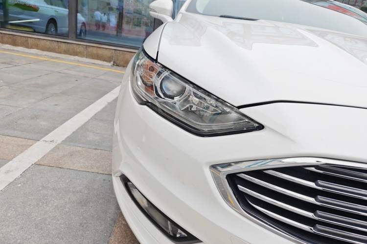 Used Ford Mondeo 2017 EcoBoost 180 Stylish Model Right Front Headlight