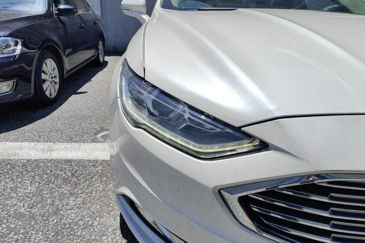 Used Ford Mondeo 2017 EcoBoost 180 Stylish Model Right Front Headlight