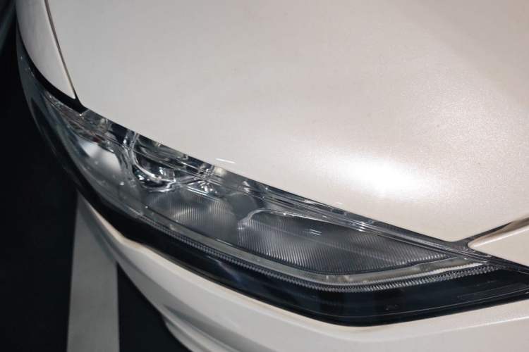 Used Ford Mondeo 2017 EcoBoost 200 Stylish Model Right Front Headlight