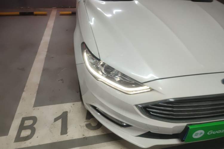 Used Ford Mondeo 2017 EcoBoost 180 Stylish Model Right Front Headlight