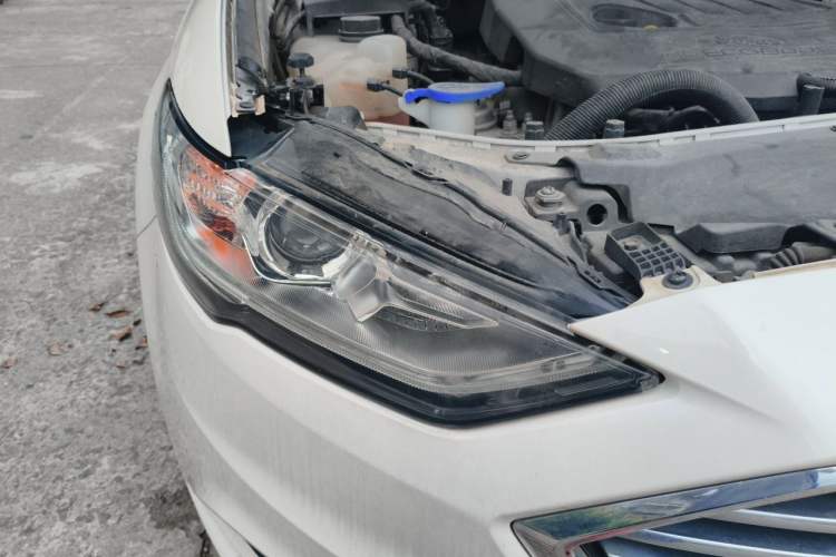 Used Ford Mondeo 2017 Facelifted EcoBoost 180 Fashion Edition Right Front Headlight