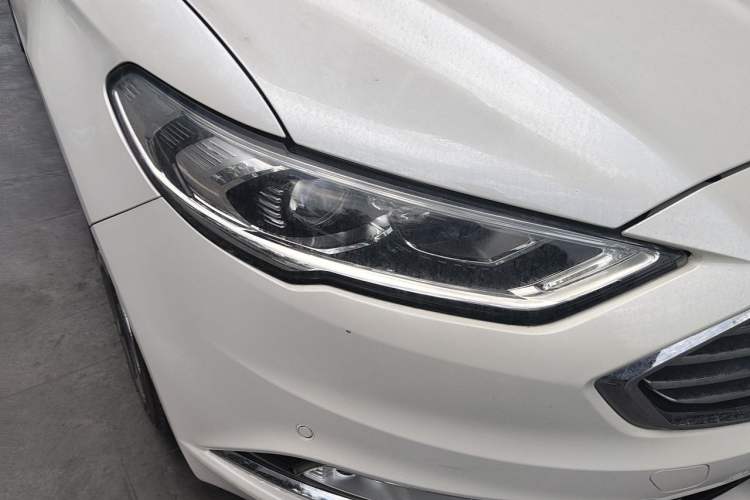 Used Ford Mondeo 2017 EcoBoost 245 Luxury Sport Model Right Front Headlight