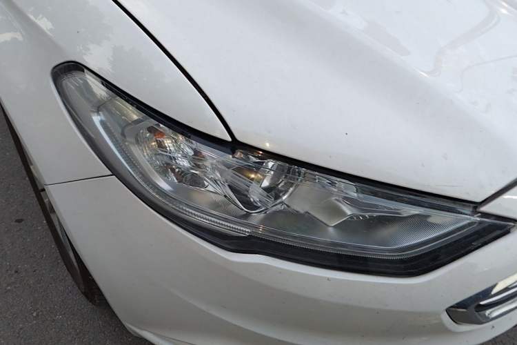 Used Ford Mondeo 2017 EcoBoost 200 Stylish Model Right Front Headlight