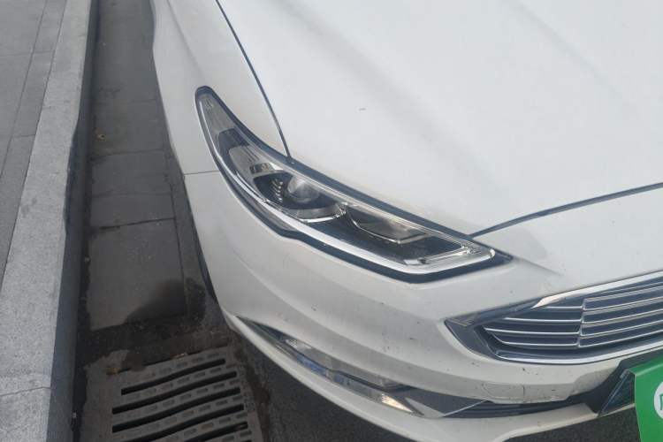 Used Ford Mondeo 2017 EcoBoost 180 Ultimate Model Right Front Headlight