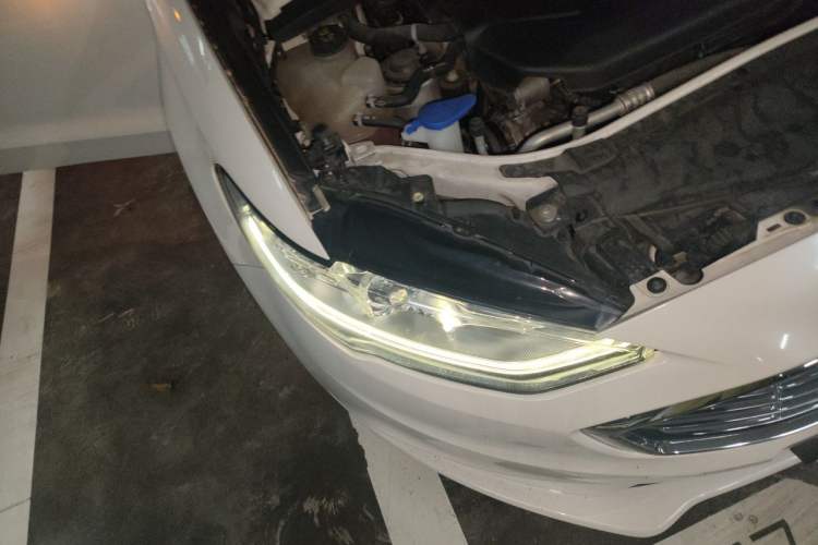 Used Ford Mondeo 2017 EcoBoost 200 Stylish Model Right Front Headlight