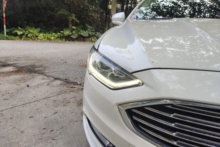 Used Ford Mondeo 2017 EcoBoost 180 Stylish Model Right Front Headlight