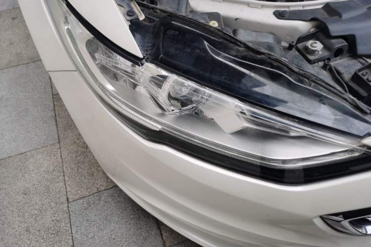 Used Ford Mondeo 2017 Facelifted EcoBoost 180 Fashion Edition Right Front Headlight