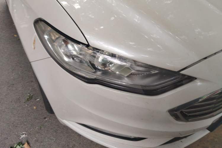 Used Ford Mondeo 2017 EcoBoost 180 Stylish Model Right Front Headlight