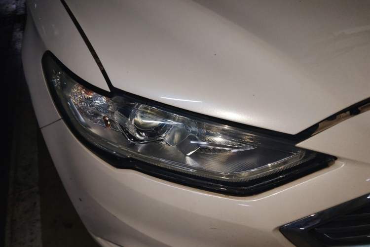 Used Ford Mondeo 2017 EcoBoost 200 Stylish Model Right Front Headlight