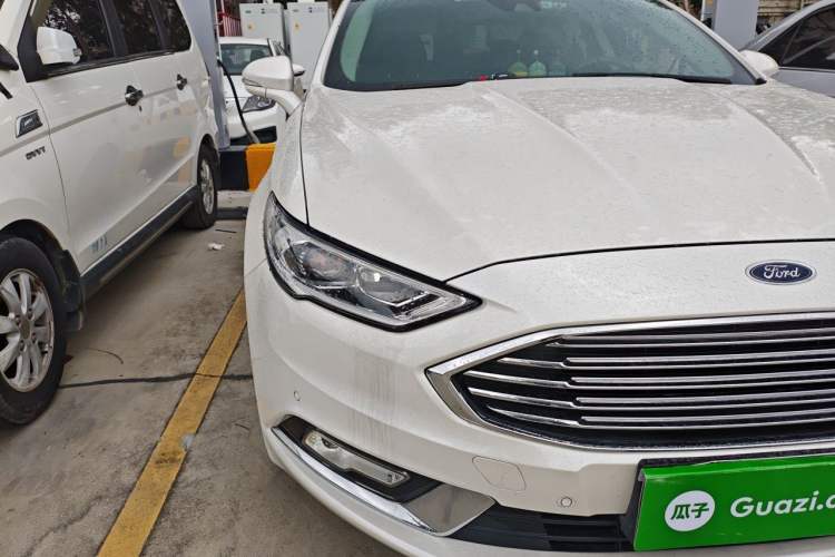 Used Ford Mondeo 2017 EcoBoost 180 Luxury Model Right Front Headlight
