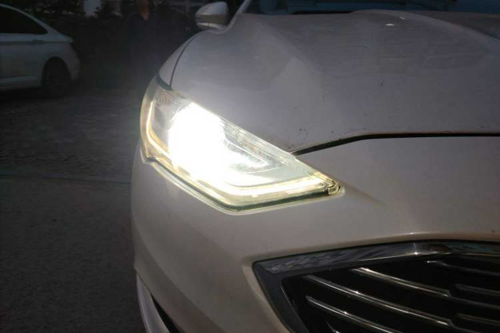 Used Ford Mondeo 2017 Facelifted EcoBoost 180 Fashion Edition Right Front Headlight