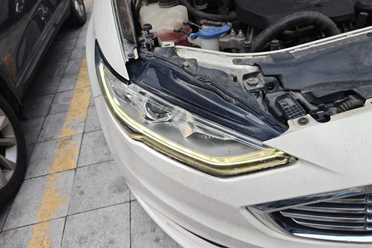 Used Ford Mondeo 2017 EcoBoost 180 Stylish Model Right Front Headlight