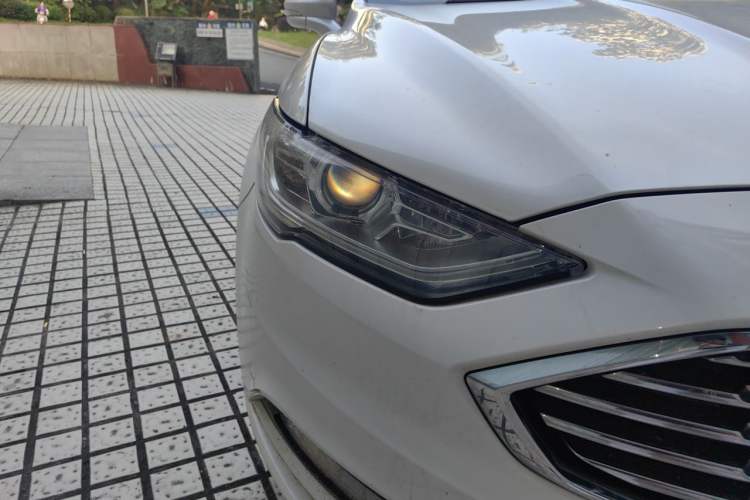 Used Ford Mondeo 2017 EcoBoost 180 Stylish Model Right Front Headlight