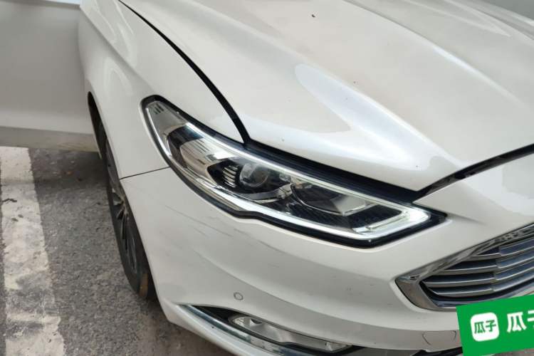 Used Ford Mondeo 2017 EcoBoost 180 Luxury Model Right Front Headlight