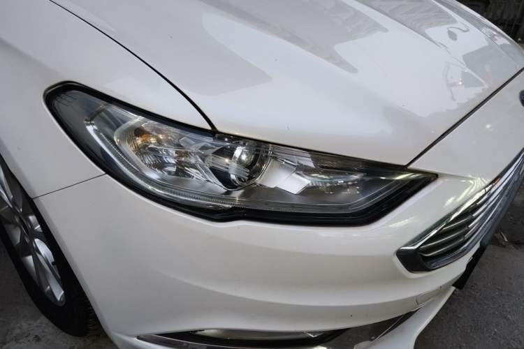 Used Ford Mondeo 2017 EcoBoost 180 Stylish Model Right Front Headlight