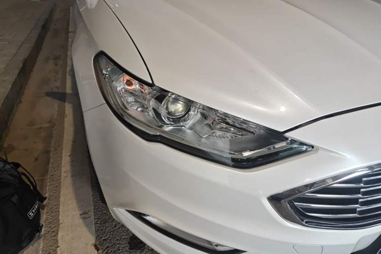 Used Ford Mondeo 2017 EcoBoost 180 Stylish Model Right Front Headlight