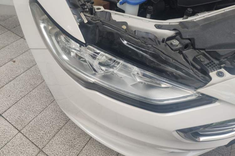 Used Ford Mondeo 2017 EcoBoost 200 Stylish Model Right Front Headlight