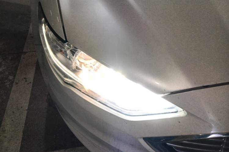 Used Ford Mondeo 2017 Facelifted EcoBoost 180 Fashion Edition Right Front Headlight