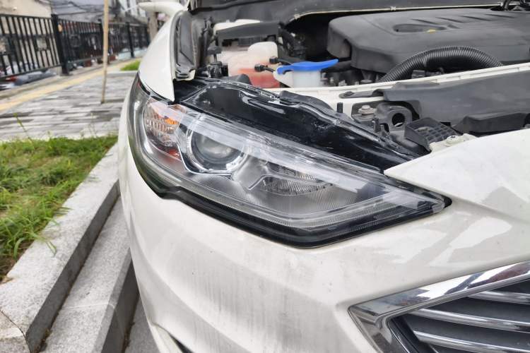 Used Ford Mondeo 2017 EcoBoost 180 Stylish Model Right Front Headlight