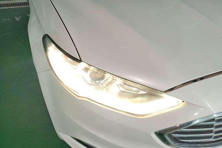 Used Ford Mondeo 2017 EcoBoost 180 Stylish Model Right Front Headlight