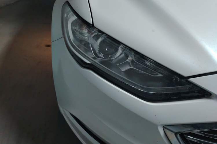 Used Ford Mondeo 2017 Restyled EcoBoost 200 Fashion Edition Right Front Headlight
