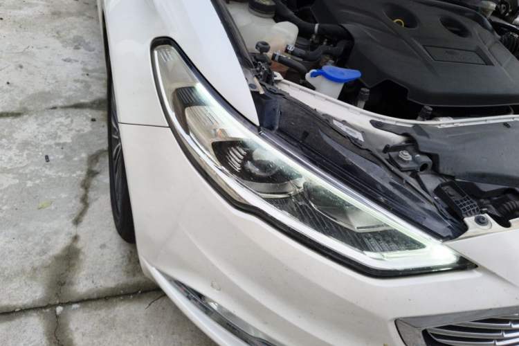 Used Ford Mondeo 2017 Facelifted EcoBoost 200 Luxury Version Right Front Headlight