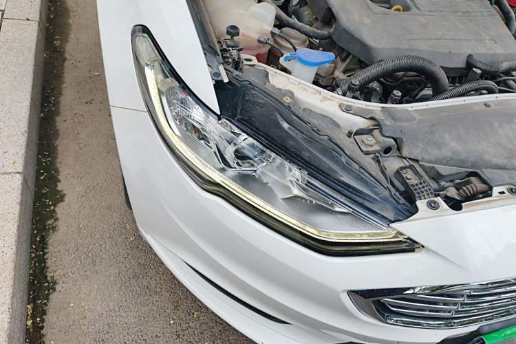 Used Ford Mondeo 2017 EcoBoost 180 Stylish Model Right Front Headlight