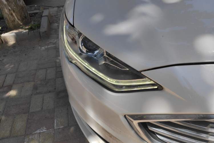 Used Ford Mondeo 2017 EcoBoost 180 Stylish Model Right Front Headlight