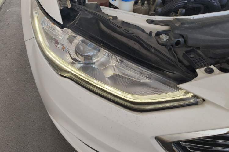 Used Ford Mondeo 2017 EcoBoost 180 Stylish Model Right Front Headlight