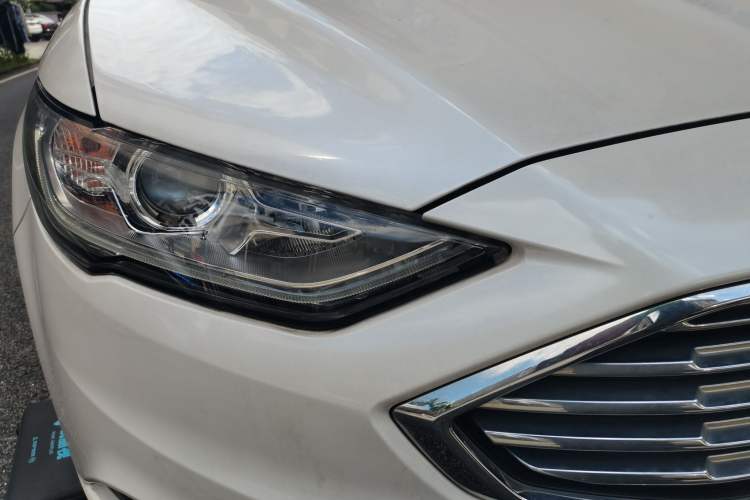 Used Ford Mondeo 2017 EcoBoost 200 Stylish Model Right Front Headlight