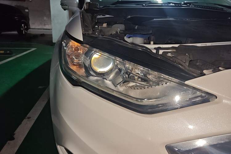 Used Ford Mondeo 2017 EcoBoost 200 Stylish Model Right Front Headlight