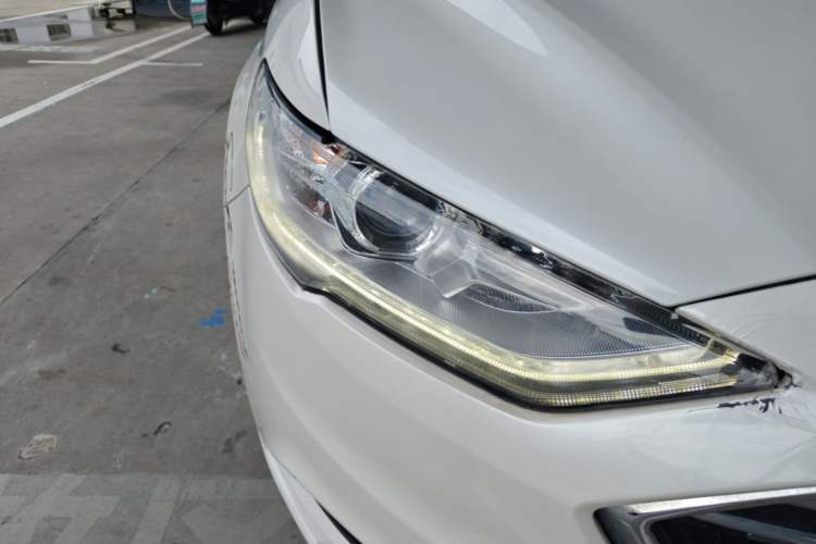 Used Ford Mondeo 2017 EcoBoost 180 Stylish Model Right Front Headlight
