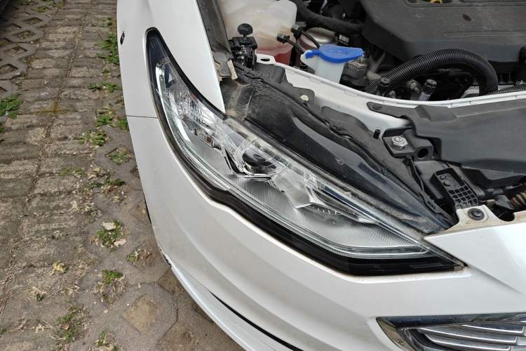 Used Ford Mondeo 2017 EcoBoost 180 Stylish Model Right Front Headlight