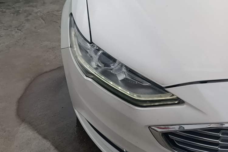 Used Ford Mondeo 2017 EcoBoost 180 Stylish Model Right Front Headlight
