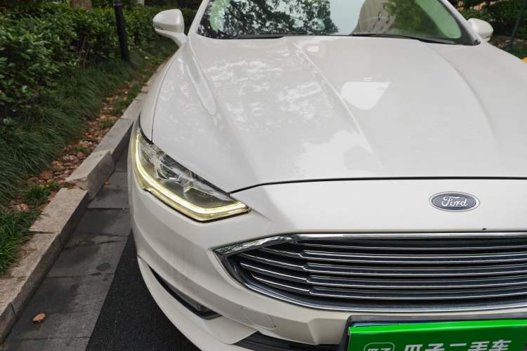 Used Ford Mondeo 2017 EcoBoost 180 Stylish Model Right Front Headlight