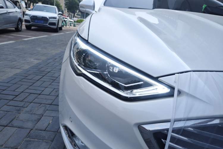 Used Ford Mondeo 2017 EcoBoost 180 Luxury Model Right Front Headlight