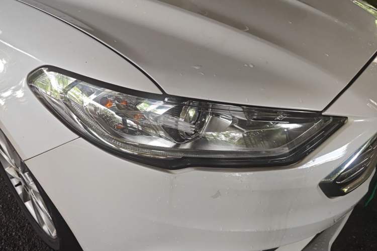 Used Ford Mondeo 2017 EcoBoost 180 Stylish Model Right Front Headlight