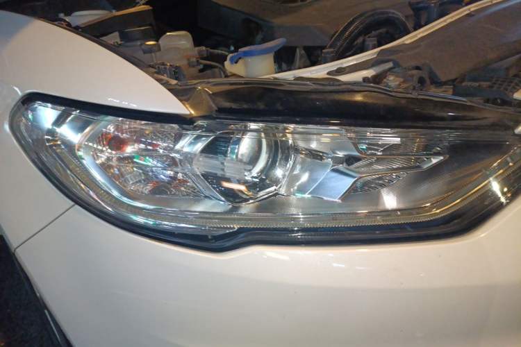 Used Ford Mondeo 2017 EcoBoost 180 Stylish Model Right Front Headlight