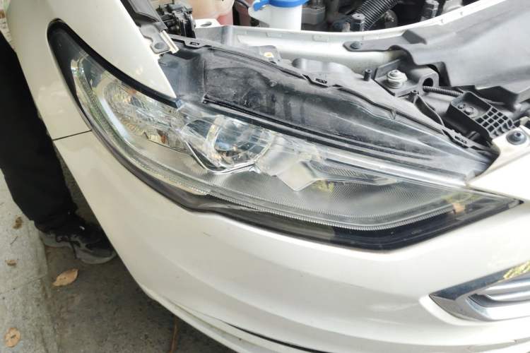 Used Ford Mondeo 2017 EcoBoost 180 Stylish Model Right Front Headlight