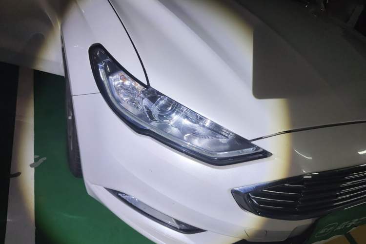 Used Ford Mondeo 2017 EcoBoost 200 Stylish Model Right Front Headlight